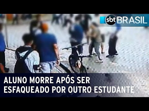 Aluno é morto a facadas por outro estudante na porta de escola, em Goiás | SBT Brasil (20/02/24)