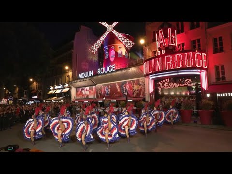 El Moulin Rouge de París recobra sus aspas antes de los Juegos Olímpicos | AFP