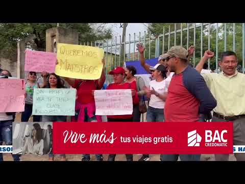¡Exigiendo maestros! protestan los padres de familia de la Escuela Hemeldo Bustillo de Lajas