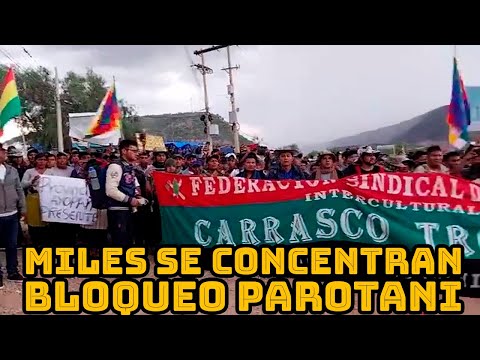 ASI LLEGARON LOS AYLLUS DEL NORTE DE POTOSI AL BLOQUEO DE PAROTANI PARA ANALIZAR LAS PROTESTAS..