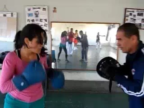Mujeres boxeadoras, resultado del INDER para festejar nuevo aniversario