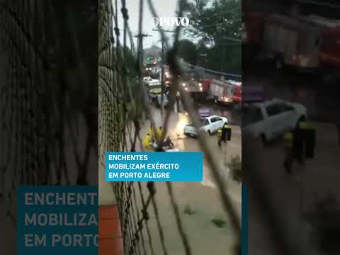 Enchente Porto Alegre: Nível da água sobe e tanques do exército ajudam em resgates #shorts