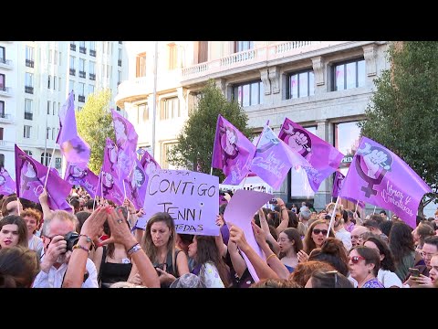 Feministas se manifiestan en Madrid en apoyo a Hermoso al grito de no es un pico, es una agres
