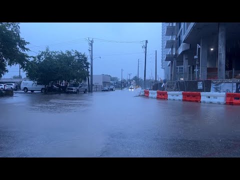 Heavy rain makes streets impassable in Fort Lauderdale, Florida