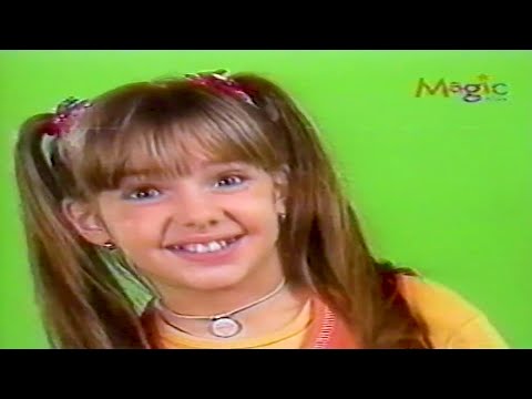 Julieta Nair Calvo en la publicidad de la revista Barbie - Magic Kids (1998)