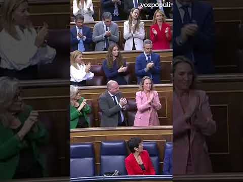 Momentazo: el PP corta a Sánchez para ovacionar a Marimar Blanco