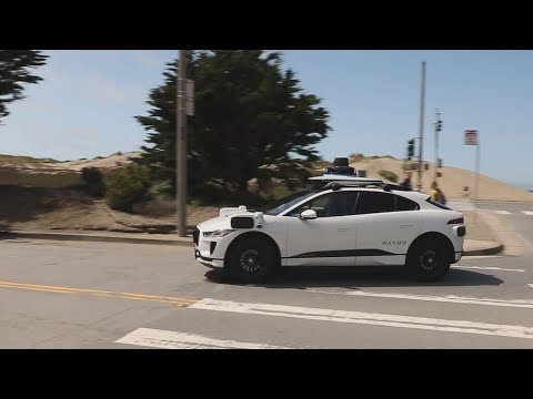 A bord d'une voiture autonome : les robots-taxis à San Francisco • FRANCE 24