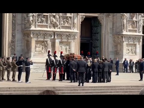 Italia homenajea a Berlusconi con un simbólico funeral de Estado