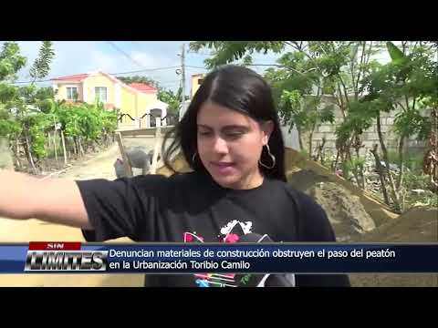 Denuncian materiales de construcción obstruyen el paso del peatón en la Urbanización Toribio Camilo