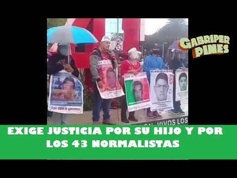 #Ayotzinapa70Meses Padre de Cristian Alfonso Rodríguez Telumbre en el antimonumento por los 43