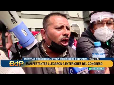 Manifestantes llegaron hasta exteriores del Congreso durante presentación de Aníbal Torres