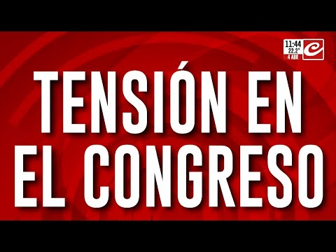 Incidentes y gas contra los docentes frente al Congreso