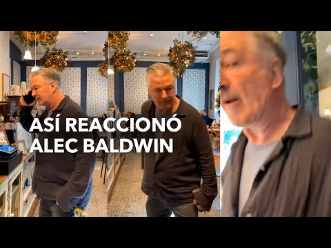 Alec Baldwin protagoniza altercado en café de Nueva York