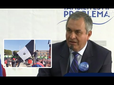 Vicente Romero: No es una bandera la usada en Puno, son trapos negros