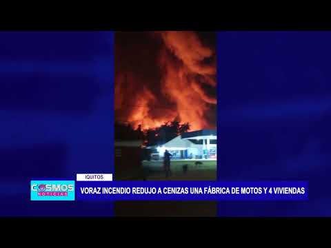 Iquitos: Voraz incendio redujo a cenizas una fábrica de motos y 4 viviendas