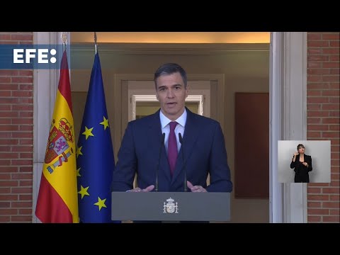 Pedro Sánchez anuncia que continuará à frente do governo da Espanha