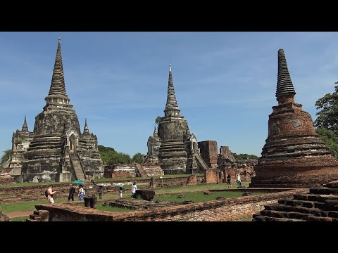 วัดโบราณใหญ่มากวัดพระศรีสรรเพ