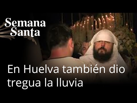 Andalucía en Semana Santa | Multitud en la impresionante chicotá de Las Tres Caídas en Huelva