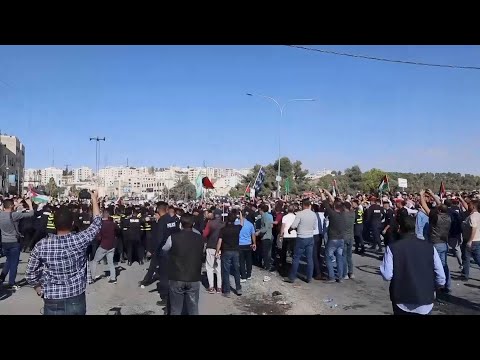 Scuffles at pro-Hamas rally in Jordan