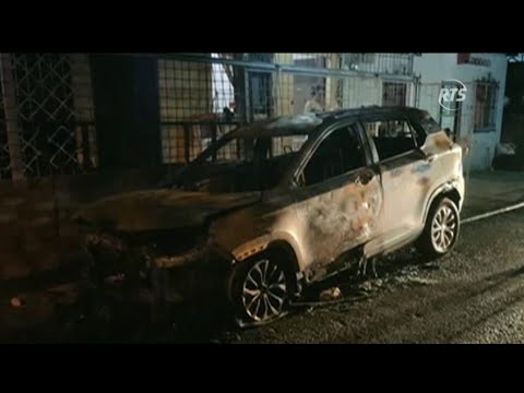 Lanzan bombas en dos carros al norte de Guayaquil