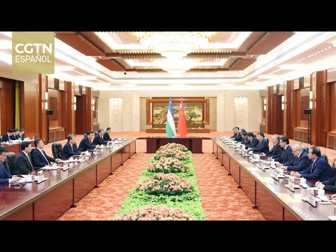 Máximo legislador de China se reúne con presidente de Uzbekistán y premier de Antigua y Barbuda