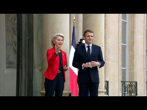 Emmanuel Macron accueille Ursula Von der Leyen à l'Elysée | AFP Images