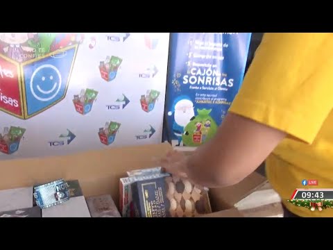 Entrega de juguetes en comunidades de San Salvador