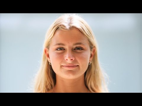 “Se me paran los palos”: emocionada Mia Calderón por el Mundial de Surfing en la isla