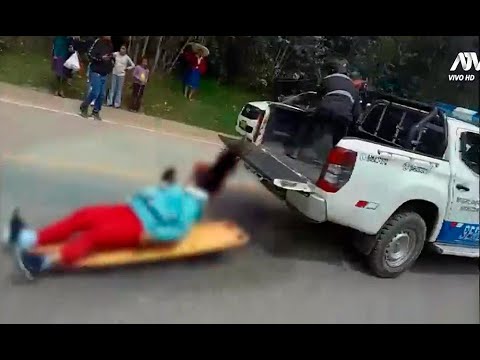 ¡Indignante! Mujer accidentada se cae con toda y camilla de la camioneta de serenazgo