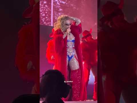 *NEW OUTFIT* Beyonce - DESERT EAGLE (Live in Houston Night 2) Cowboy Carter Tour #beyonce #queenb