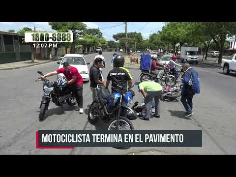 Imprudencia de motociclista en Managua la deja tendida en el pavimento - Nicaragua