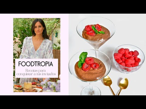 Receta de copas de crema de cacao y aguacate con frambuesas, por Foodtropia | Elle Gourmet España