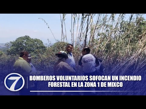 Bomberos voluntarios sofocan un incendio forestal en la zona 1 de Mixco