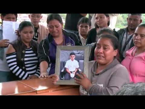 Madre y familiares del estudiante del J. Milla Selva piden justicia