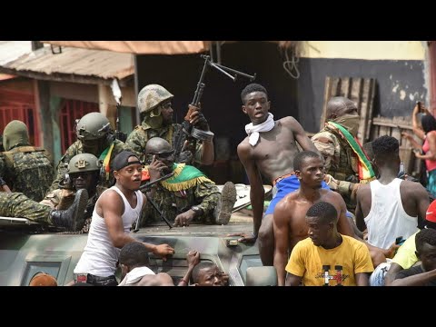 Coup d'État en Guinée : le chef putschiste Mamady Doumbouya promet un gouvernement d'union