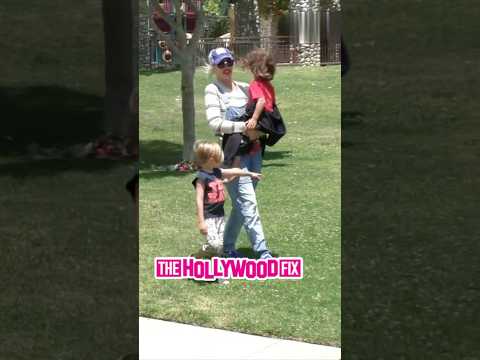 Gwen Stefani Enjoys Her Day Off With Friends & Family At Coldwater Canyon Park In Beverly Hills, CA