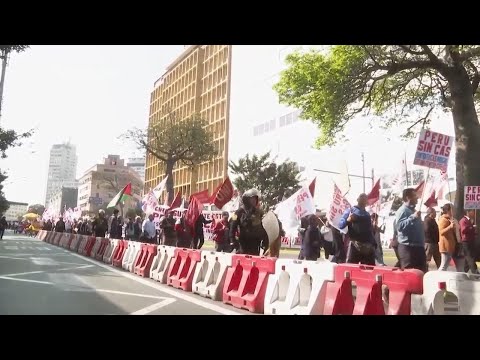 Demonstrators march in Peru to demand resignation of President Dina Boluarte