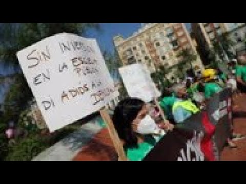 Spain protesters call for virus-safe schools