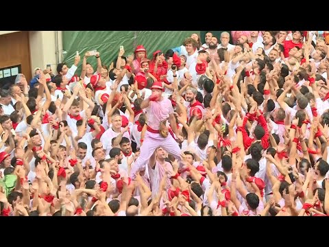 El chupinazo da inicio a las fiestas de San Fermín en Pamplona | AFP