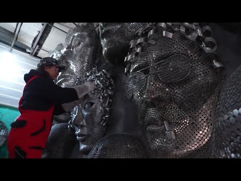 Iranian woman turns scrap metal into stunning artwork