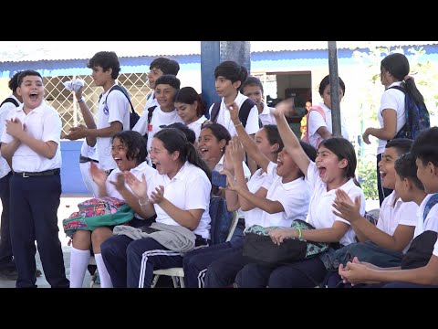 Managua: estudiantes de secundaria celebran día del amor y la amistad en Colegio Experimental México