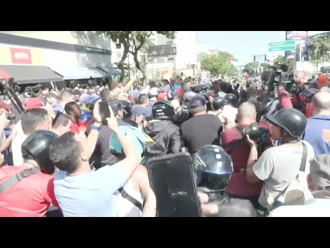 Venezuela´s opposition leader Machado leaves protest before being arrested, later freed | AFP