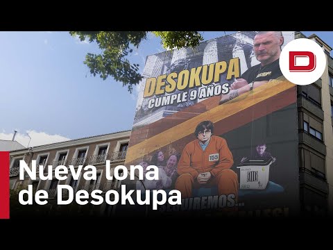 Desokupa celebra sus nueve años desplegando una lona en Madrid: «Seguiremos limpiando las calles»