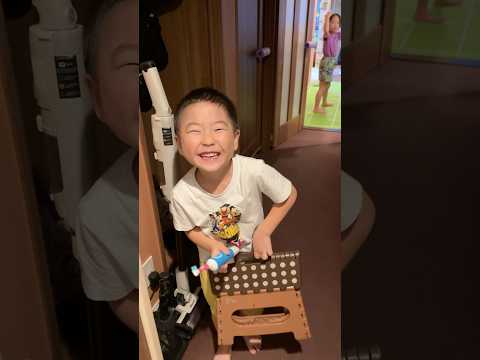 寝る前の準備中にドッキリ笑