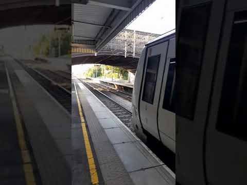 c2c Class 357 321 and 357 018 departing Westcliff for London Fenchurch Street from Shoeburyness
