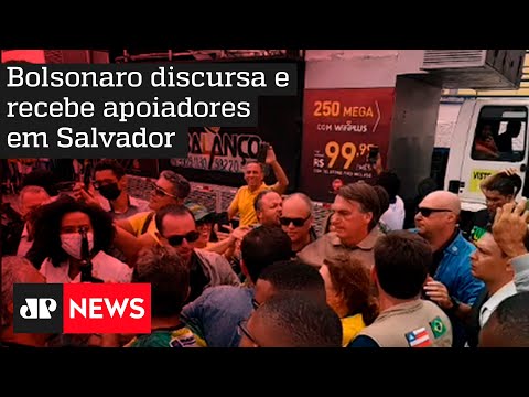 Jair Bolsonaro discursa e recebe apoiadores em evento na Bahia