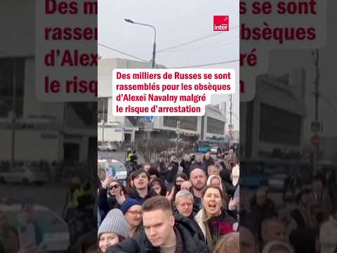 Des milliers de russes aux obsèques d'Alexeï Navalny #shorts