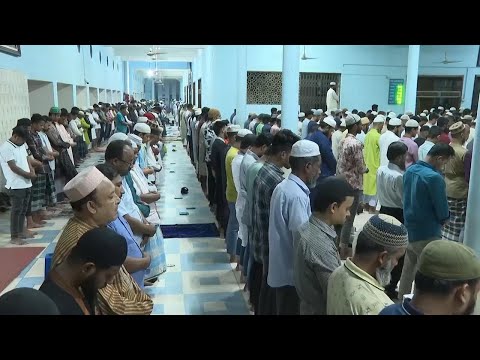 Bangladeshi Muslims offer Ramadan prayers as the holy month begins