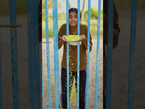 Garib girl ko poha mil <strong>gaya</strong> #shorts #poha #viral