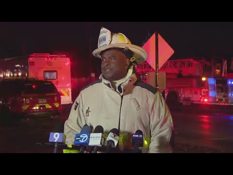 Full Chicago Fire Department press conference on Southwest Side fire